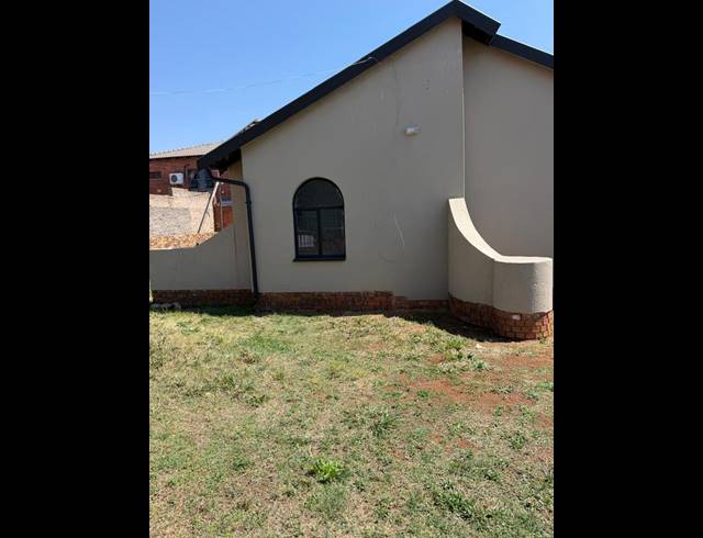 3 BEDROOM HOUSE FOR SALE IN ZAKARIYYA PARK